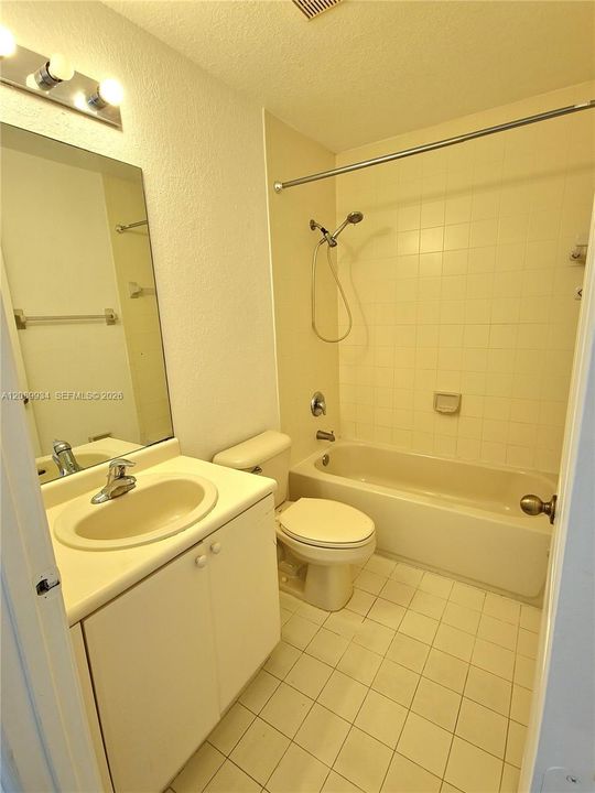 En Venta: $259,900 (3 camas, 2 baños, 1302 Pies cuadrados)