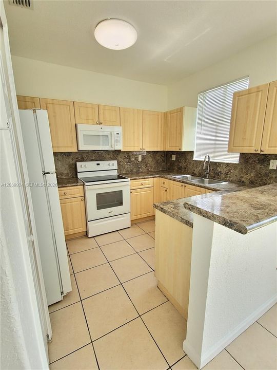 En Venta: $259,900 (3 camas, 2 baños, 1302 Pies cuadrados)
