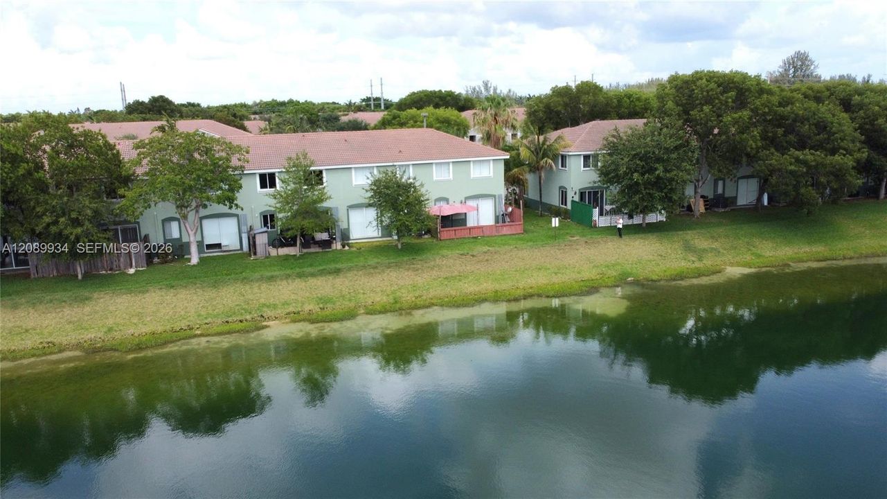 En Venta: $259,900 (3 camas, 2 baños, 1302 Pies cuadrados)