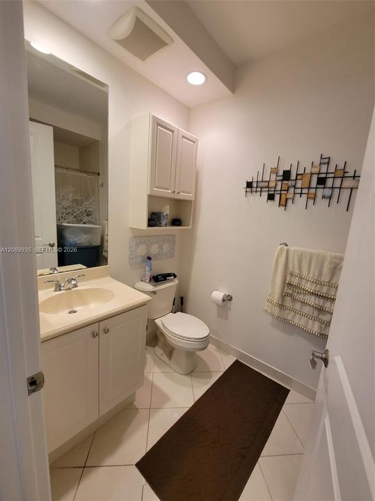 For Rent: $2,850 (2 beds, 2 baths, 1174 Square Feet)