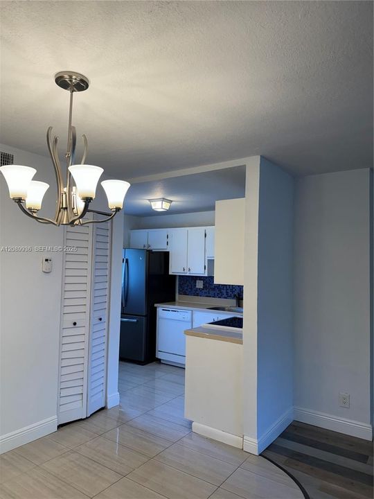 В аренду: $1,850 (2 спален, 1 ванн, 830 Квадратных фут)