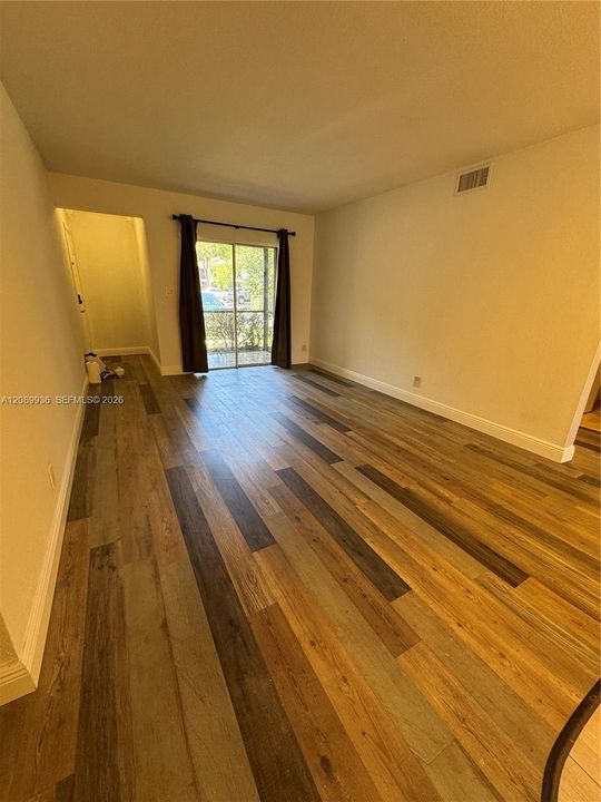 В аренду: $1,850 (2 спален, 1 ванн, 830 Квадратных фут)