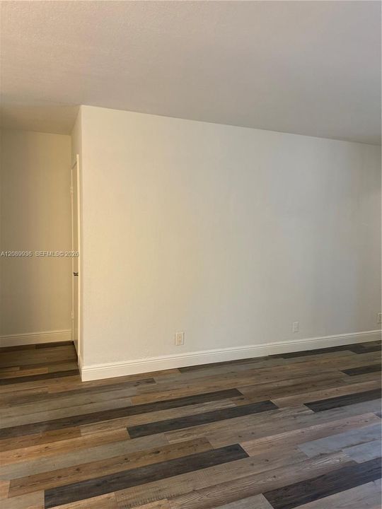 В аренду: $1,850 (2 спален, 1 ванн, 830 Квадратных фут)