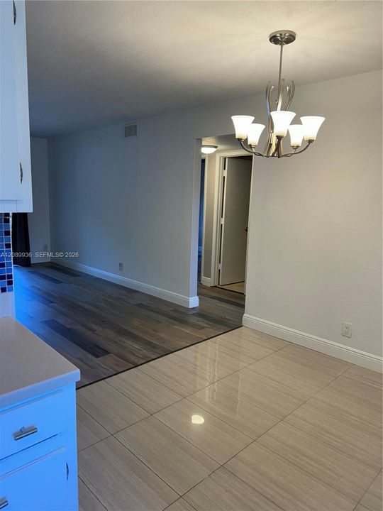 В аренду: $1,850 (2 спален, 1 ванн, 830 Квадратных фут)