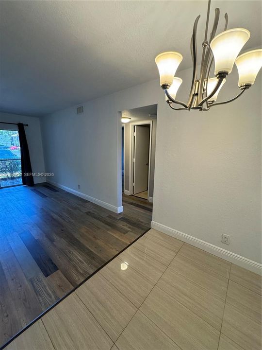 В аренду: $1,850 (2 спален, 1 ванн, 830 Квадратных фут)