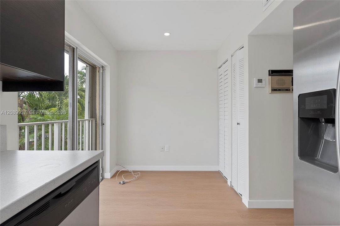 В аренду: $3,650 (3 спален, 2 ванн, 1580 Квадратных фут)