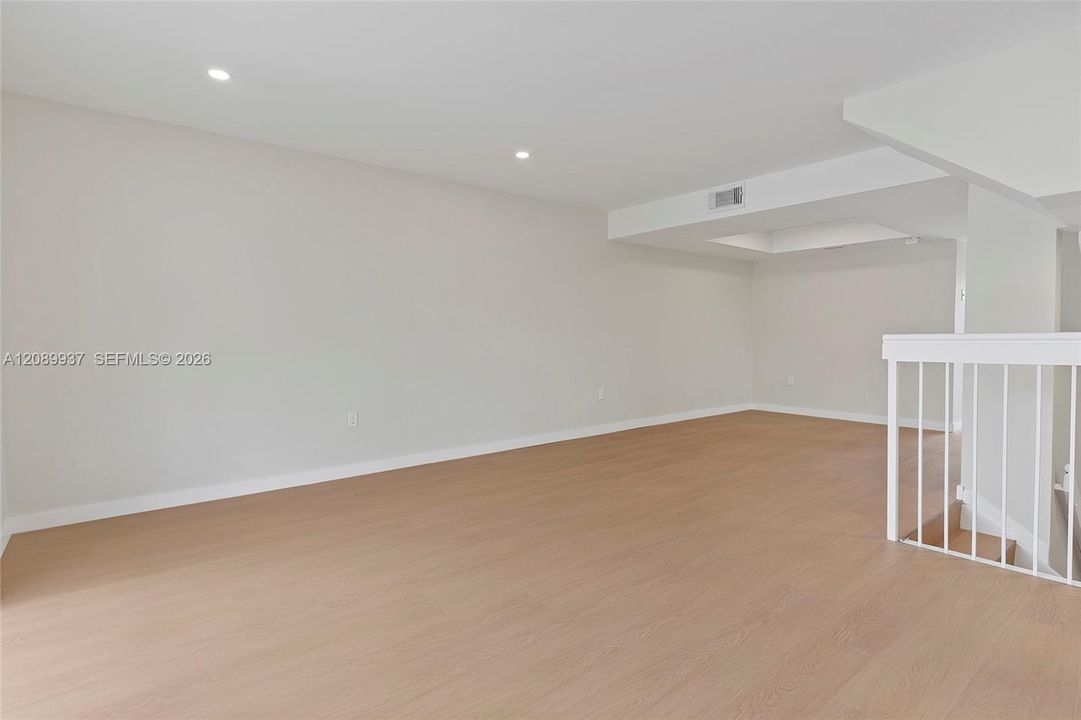 В аренду: $3,650 (3 спален, 2 ванн, 1580 Квадратных фут)