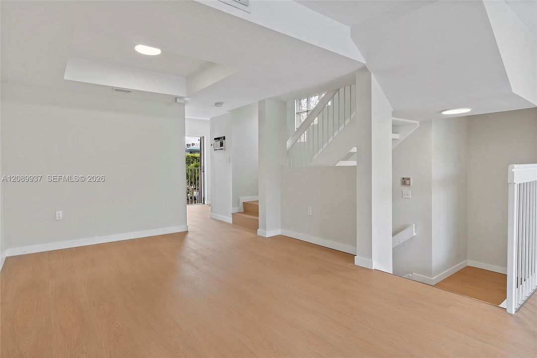 В аренду: $3,650 (3 спален, 2 ванн, 1580 Квадратных фут)