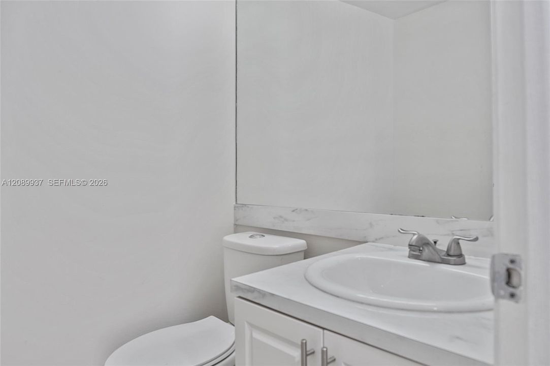 В аренду: $3,650 (3 спален, 2 ванн, 1580 Квадратных фут)