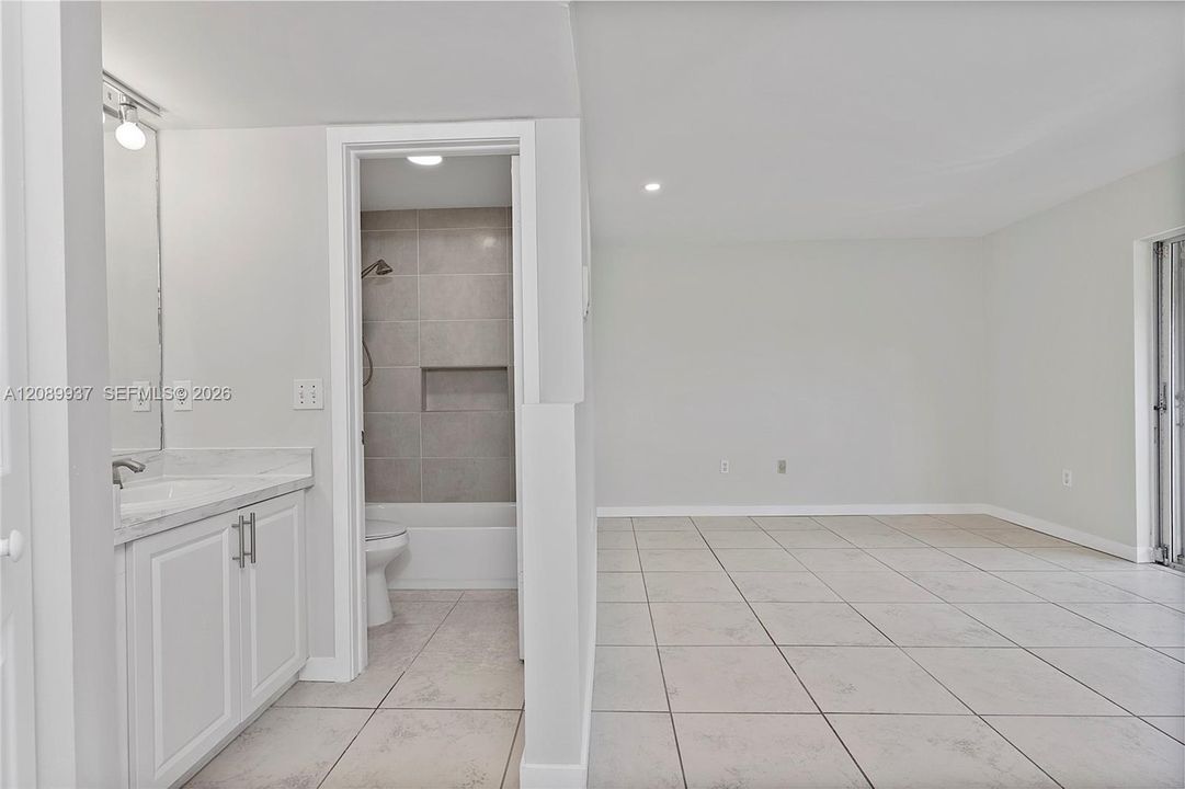 Suite with walking closet and private balconey
