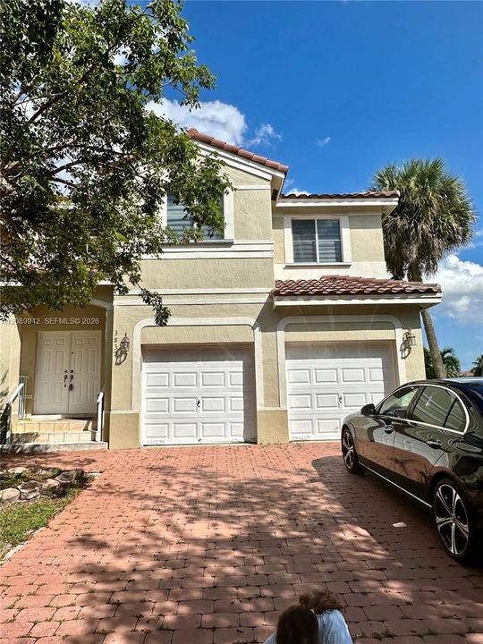 For Rent: $4,100 (3 beds, 2 baths, 1761 Square Feet)