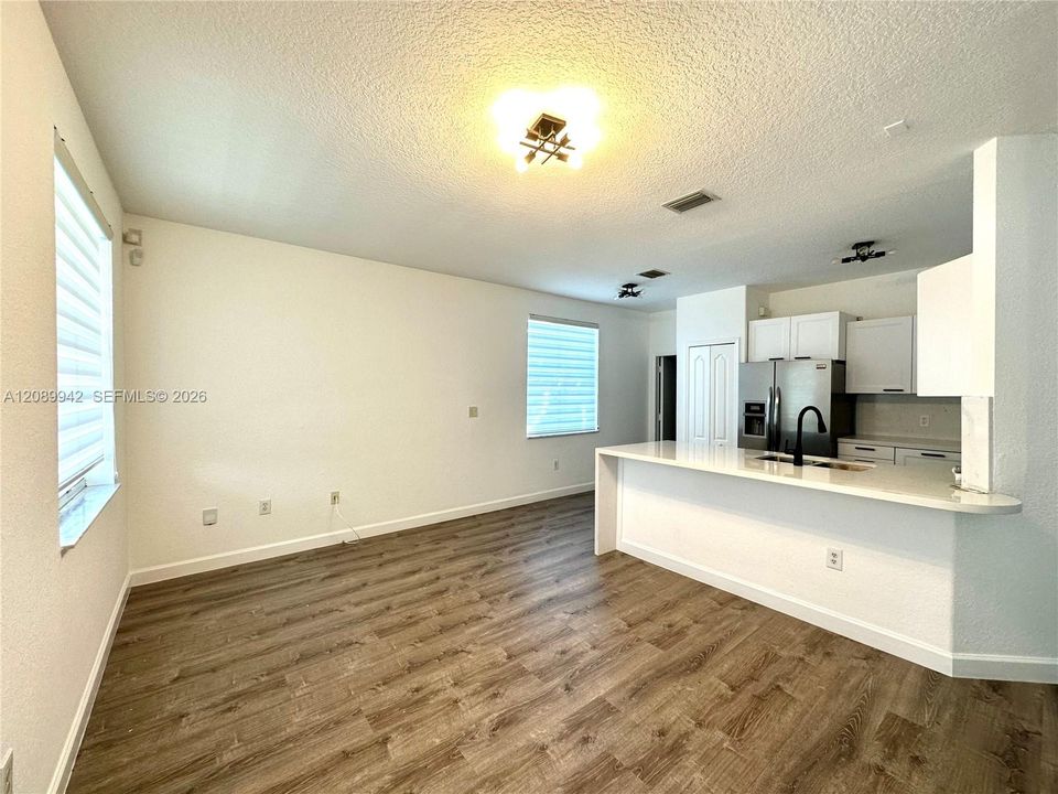 For Rent: $4,100 (3 beds, 2 baths, 1761 Square Feet)