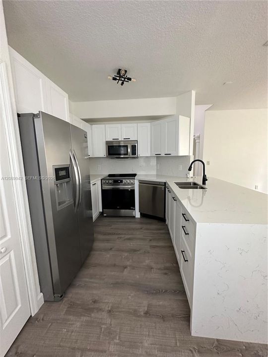 For Rent: $4,100 (3 beds, 2 baths, 1761 Square Feet)