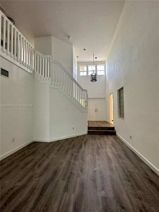 For Rent: $4,100 (3 beds, 2 baths, 1761 Square Feet)