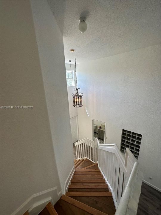 For Rent: $4,100 (3 beds, 2 baths, 1761 Square Feet)