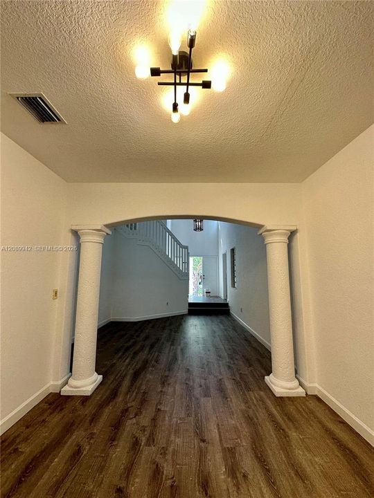 For Rent: $4,100 (3 beds, 2 baths, 1761 Square Feet)