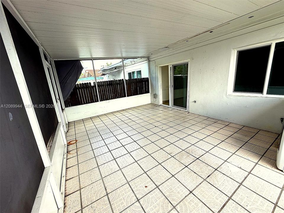 В аренду: $2,350 (2 спален, 1 ванн, 1400 Квадратных фут)