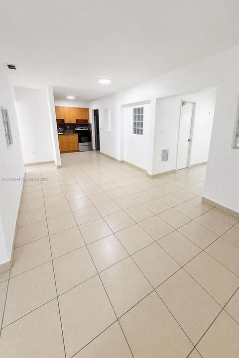 В аренду: $2,350 (2 спален, 1 ванн, 1400 Квадратных фут)