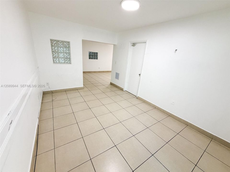 В аренду: $2,350 (2 спален, 1 ванн, 1400 Квадратных фут)
