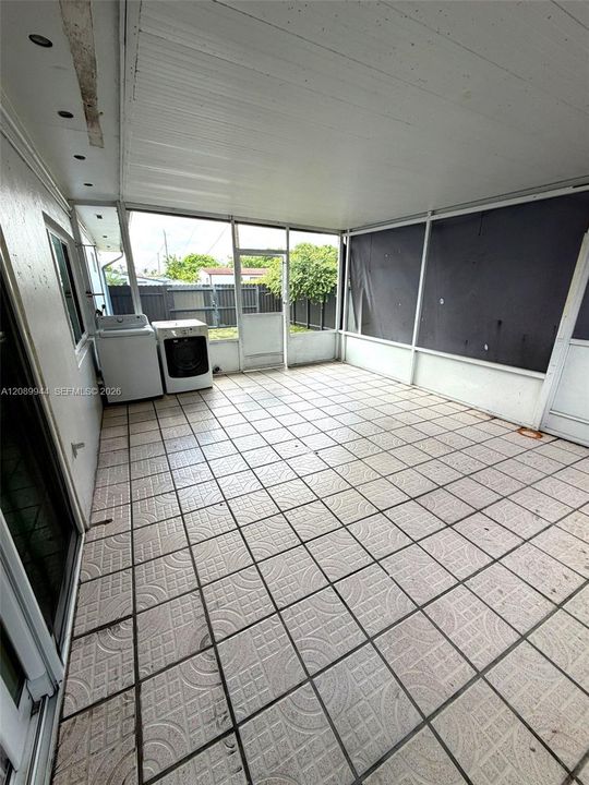 В аренду: $2,350 (2 спален, 1 ванн, 1400 Квадратных фут)