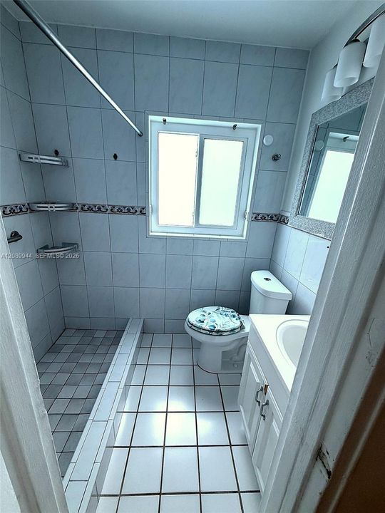 В аренду: $2,350 (2 спален, 1 ванн, 1400 Квадратных фут)