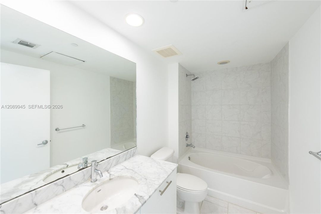 В аренду: $3,400 (1 спален, 1 ванн, 702 Квадратных фут)