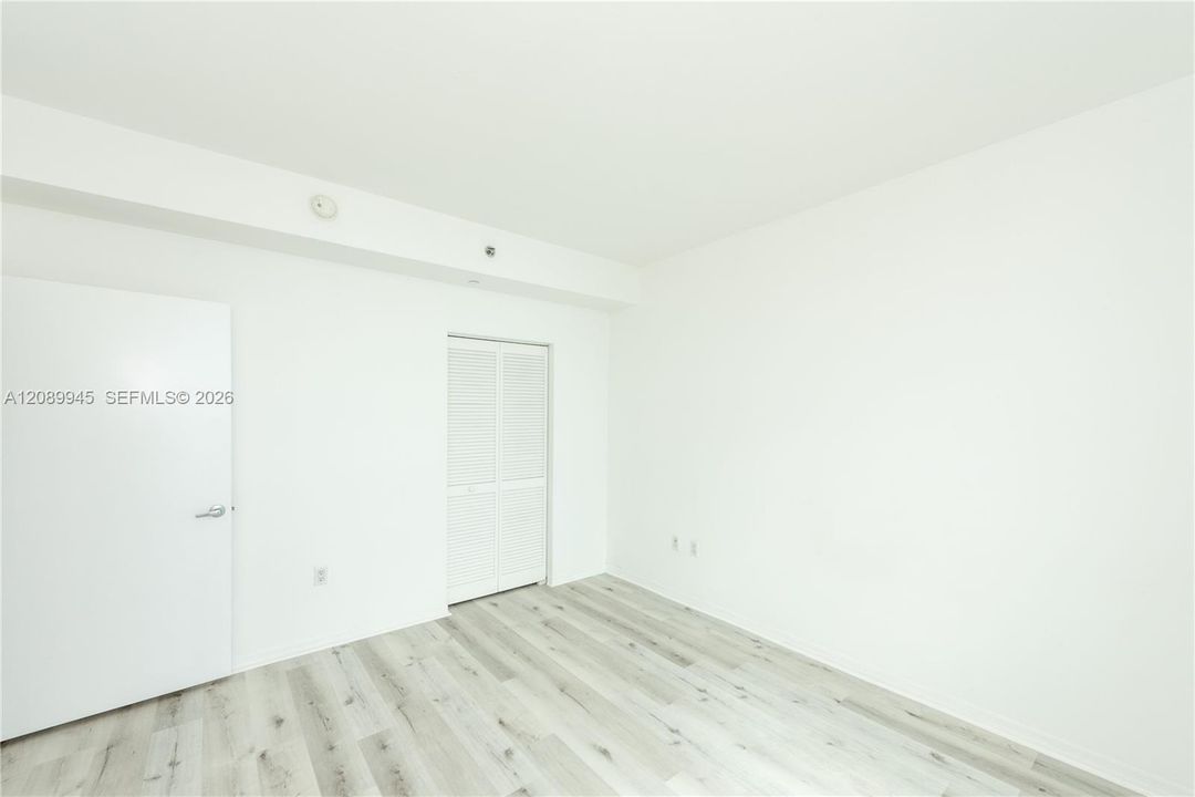 В аренду: $3,400 (1 спален, 1 ванн, 702 Квадратных фут)