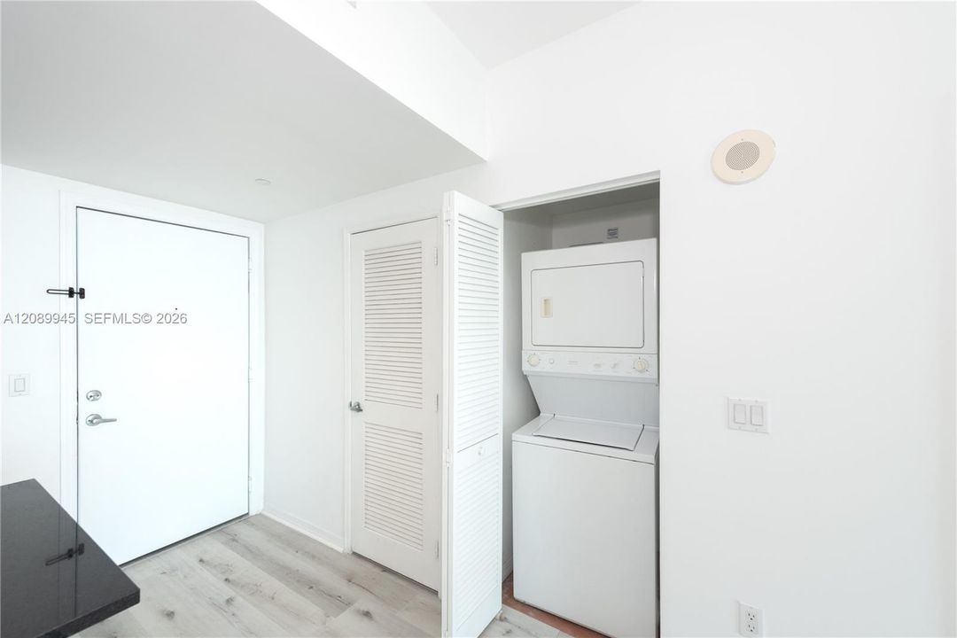 В аренду: $3,400 (1 спален, 1 ванн, 702 Квадратных фут)
