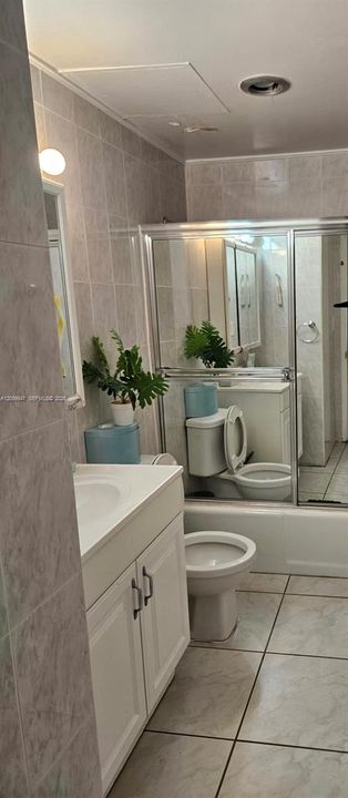 For Sale: $318,000 (2 beds, 2 baths, 1094 Square Feet)