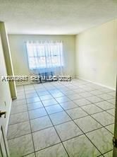 For Sale: $318,000 (2 beds, 2 baths, 1094 Square Feet)