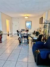 For Sale: $318,000 (2 beds, 2 baths, 1094 Square Feet)