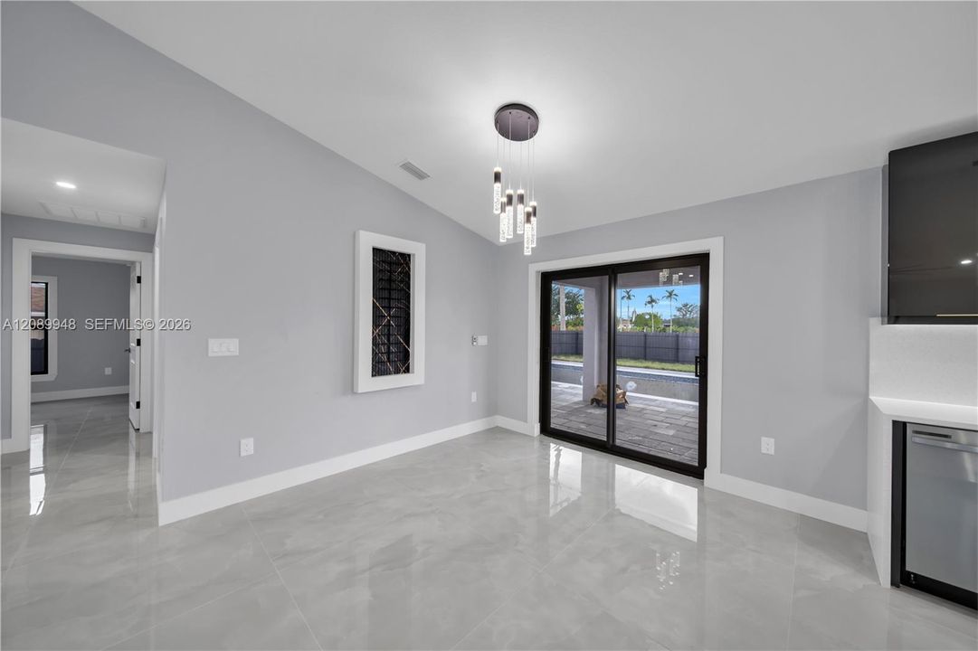 For Sale: $389,900 (3 beds, 2 baths, 1362 Square Feet)
