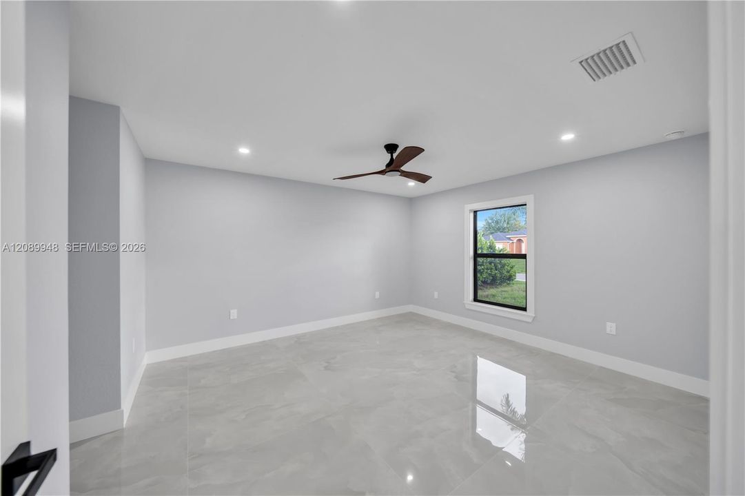 For Sale: $389,900 (3 beds, 2 baths, 1362 Square Feet)