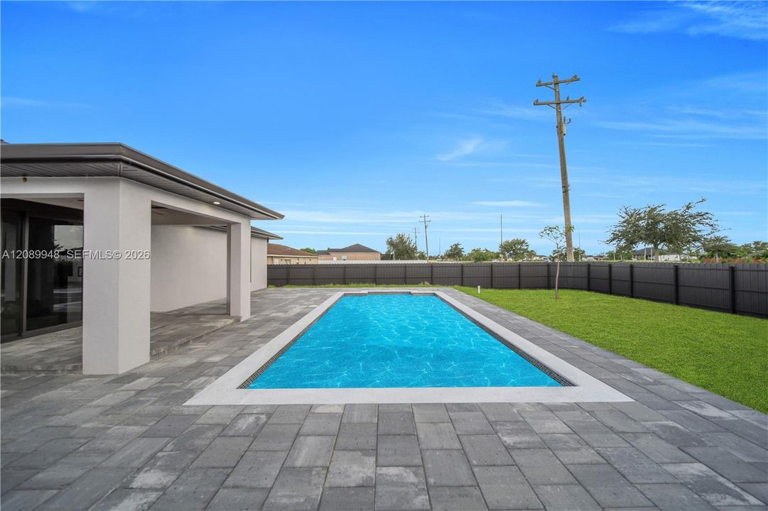 For Sale: $389,900 (3 beds, 2 baths, 1362 Square Feet)