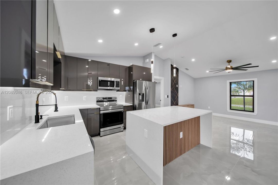 For Sale: $389,900 (3 beds, 2 baths, 1362 Square Feet)