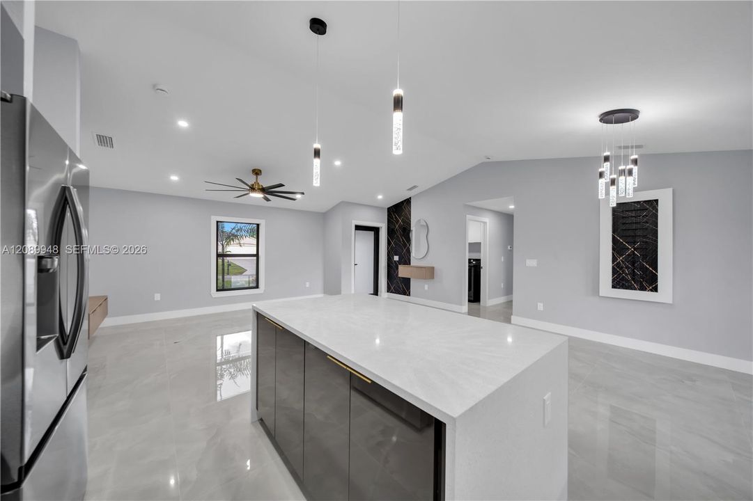 For Sale: $389,900 (3 beds, 2 baths, 1362 Square Feet)