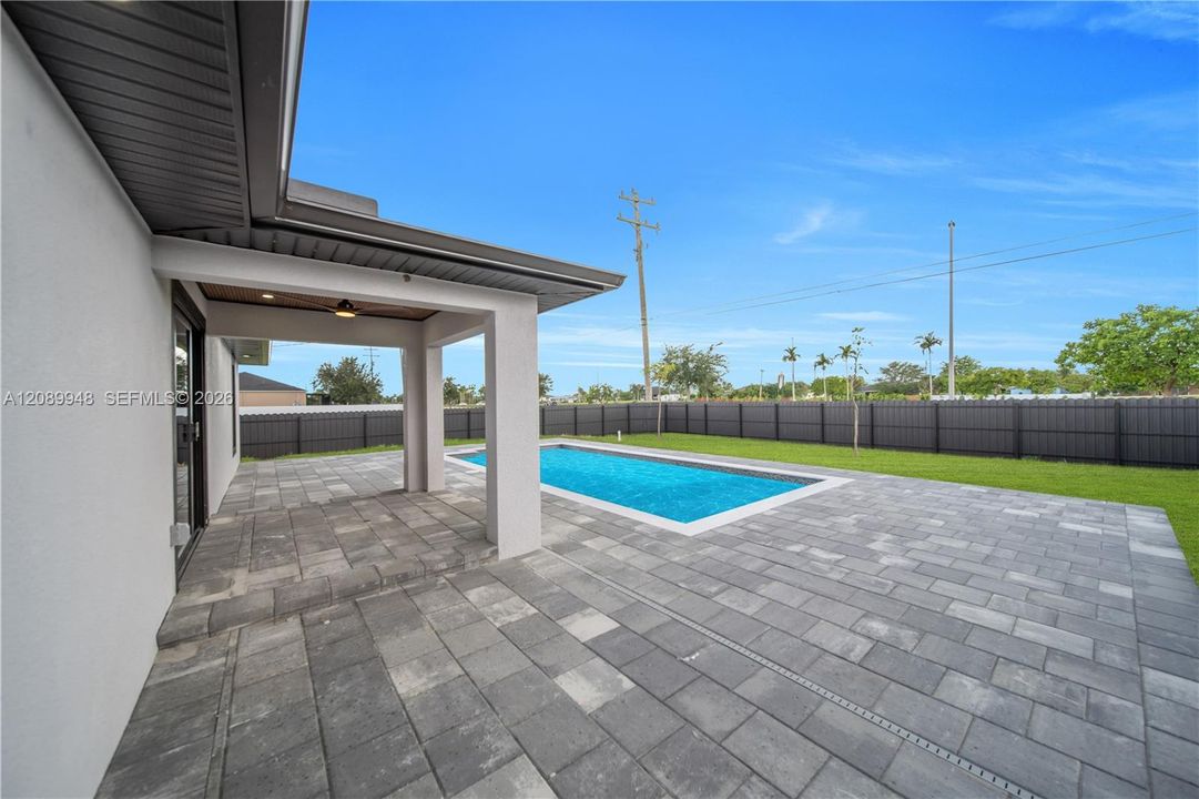 For Sale: $389,900 (3 beds, 2 baths, 1362 Square Feet)