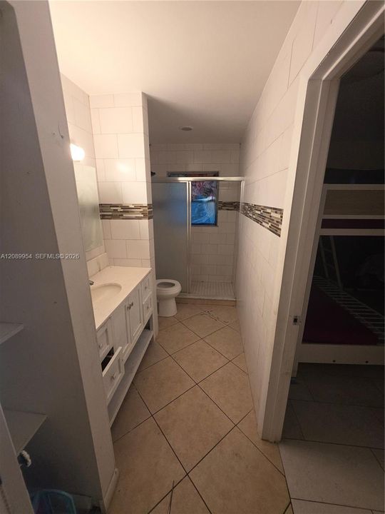 For Rent: $1,700 (1 beds, 1 baths, 720 Square Feet)