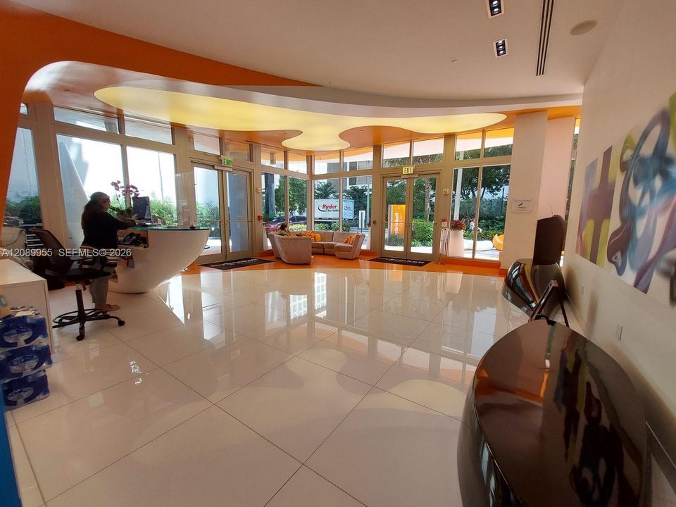 For Rent: $2,500 (0 beds, 1 baths, 545 Square Feet)