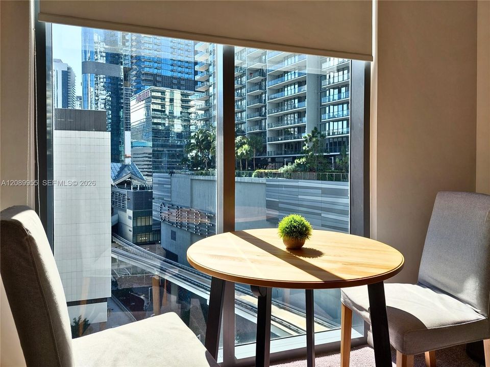 For Rent: $2,500 (0 beds, 1 baths, 545 Square Feet)