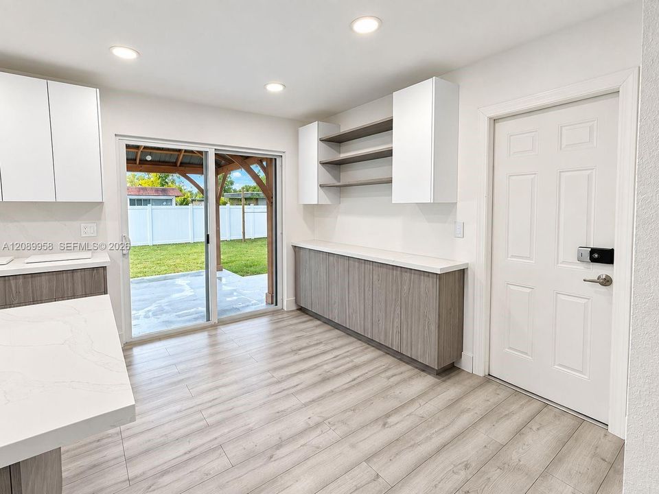 For Sale: $450,000 (3 beds, 2 baths, 1308 Square Feet)