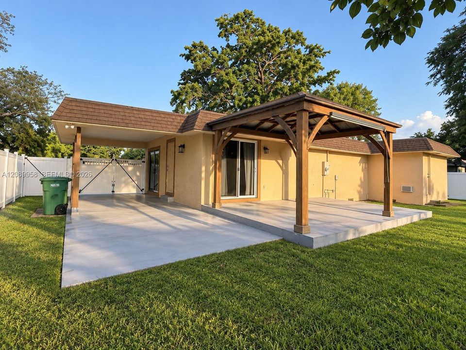 For Sale: $450,000 (3 beds, 2 baths, 1308 Square Feet)