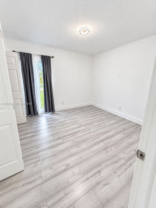 For Sale: $450,000 (3 beds, 2 baths, 1308 Square Feet)