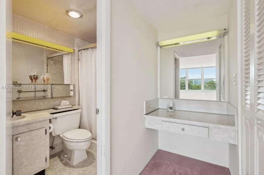 For Sale: $275,000 (2 beds, 2 baths, 1304 Square Feet)