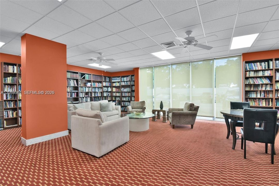 For Sale: $275,000 (2 beds, 2 baths, 1304 Square Feet)