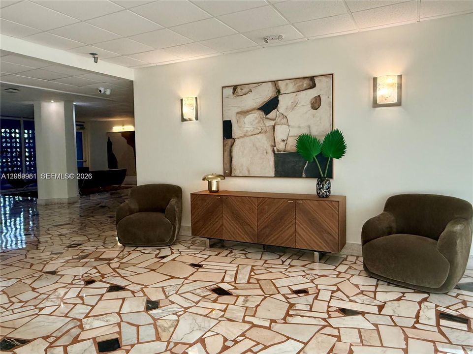 For Sale: $275,000 (2 beds, 2 baths, 1304 Square Feet)