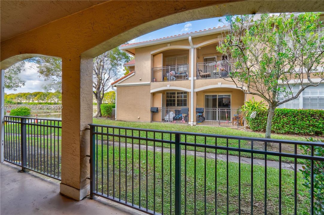 En Venta: $369,900 (3 camas, 2 baños, 1330 Pies cuadrados)
