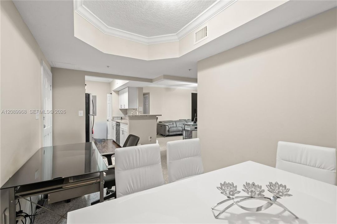 En Venta: $369,900 (3 camas, 2 baños, 1330 Pies cuadrados)