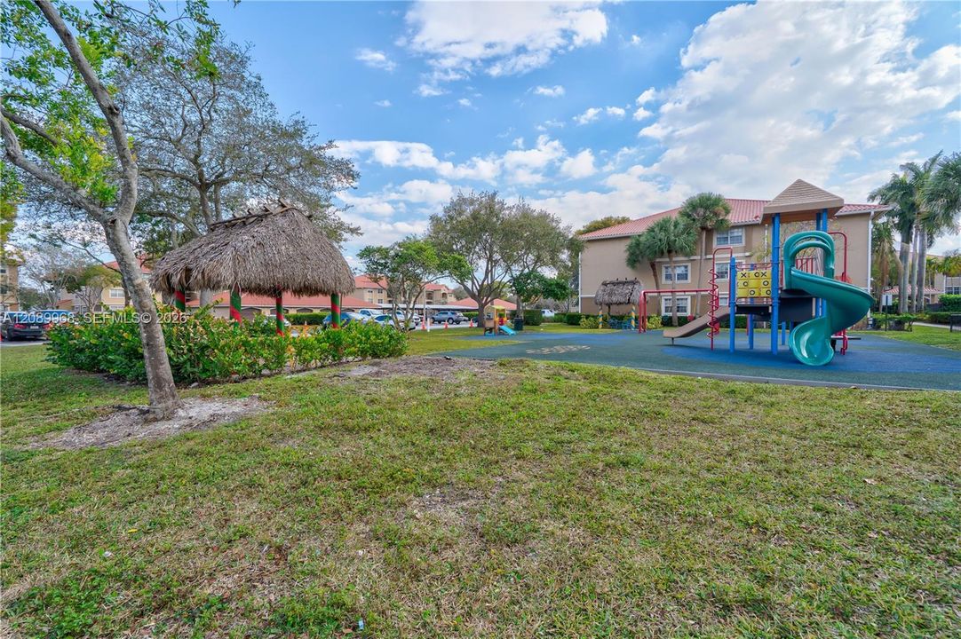 En Venta: $369,900 (3 camas, 2 baños, 1330 Pies cuadrados)