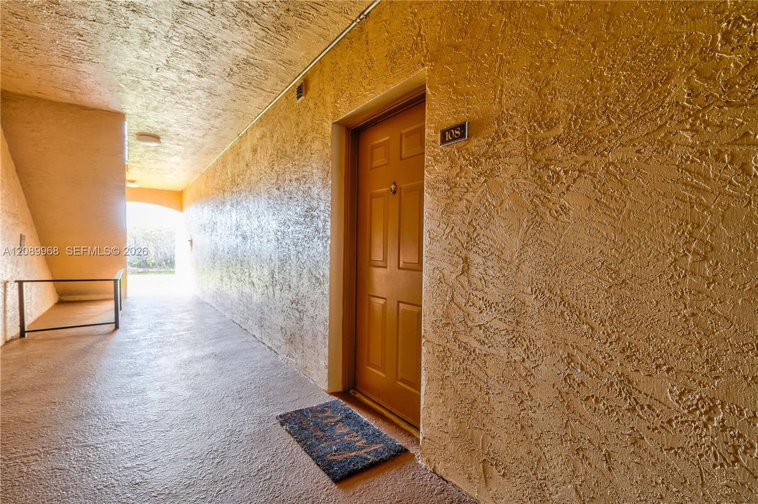 En Venta: $369,900 (3 camas, 2 baños, 1330 Pies cuadrados)